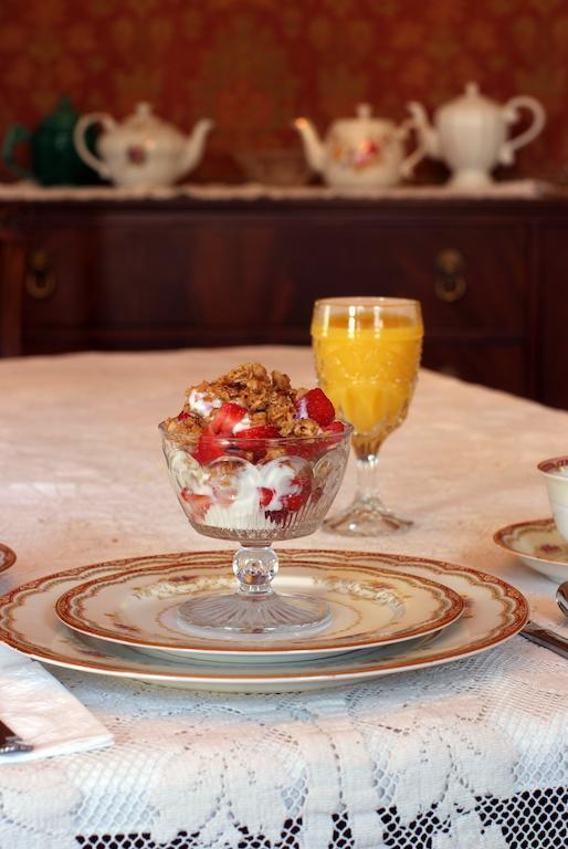 Avenue Hotel Bed And Breakfast Маниту Спрингс Екстериор снимка