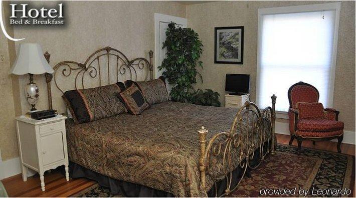 Avenue Hotel Bed And Breakfast Маниту Спрингс Стая снимка