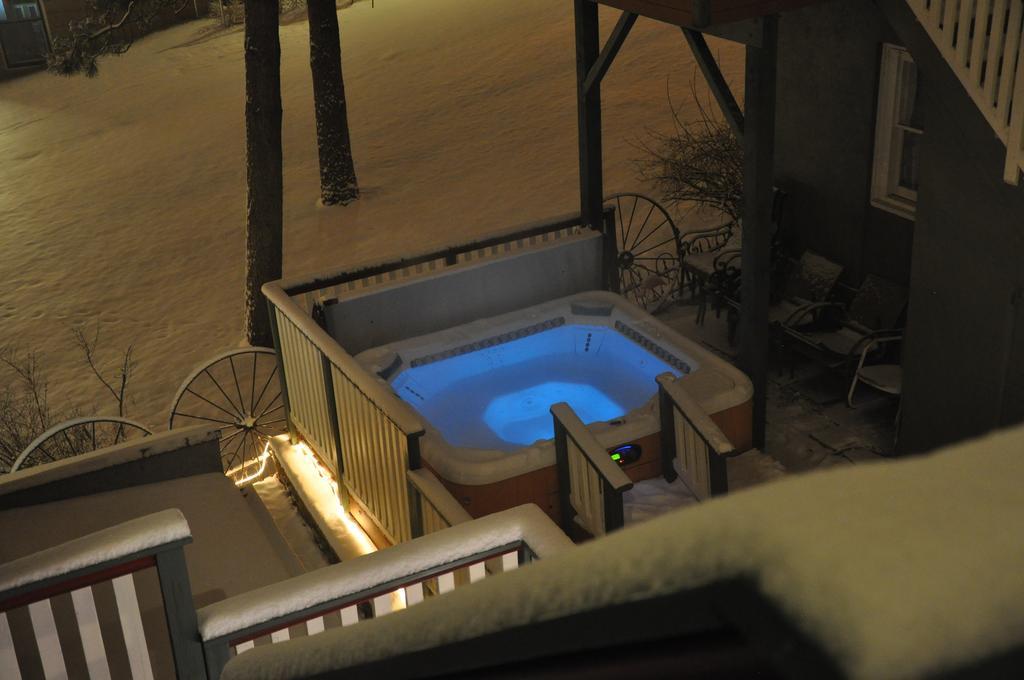Avenue Hotel Bed And Breakfast Маниту Спрингс Екстериор снимка