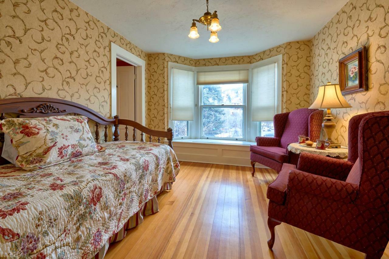 Avenue Hotel Bed And Breakfast Маниту Спрингс Екстериор снимка
