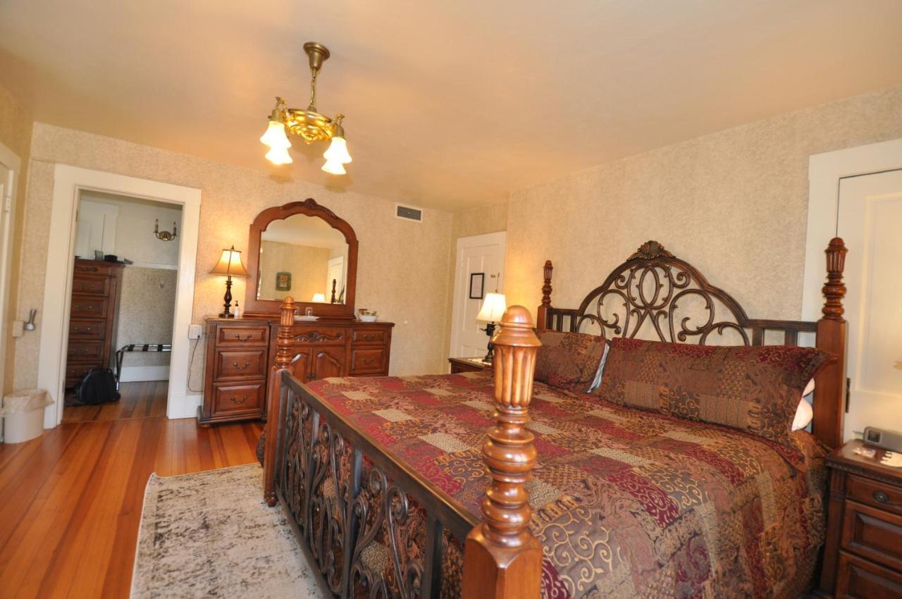 Avenue Hotel Bed And Breakfast Маниту Спрингс Екстериор снимка
