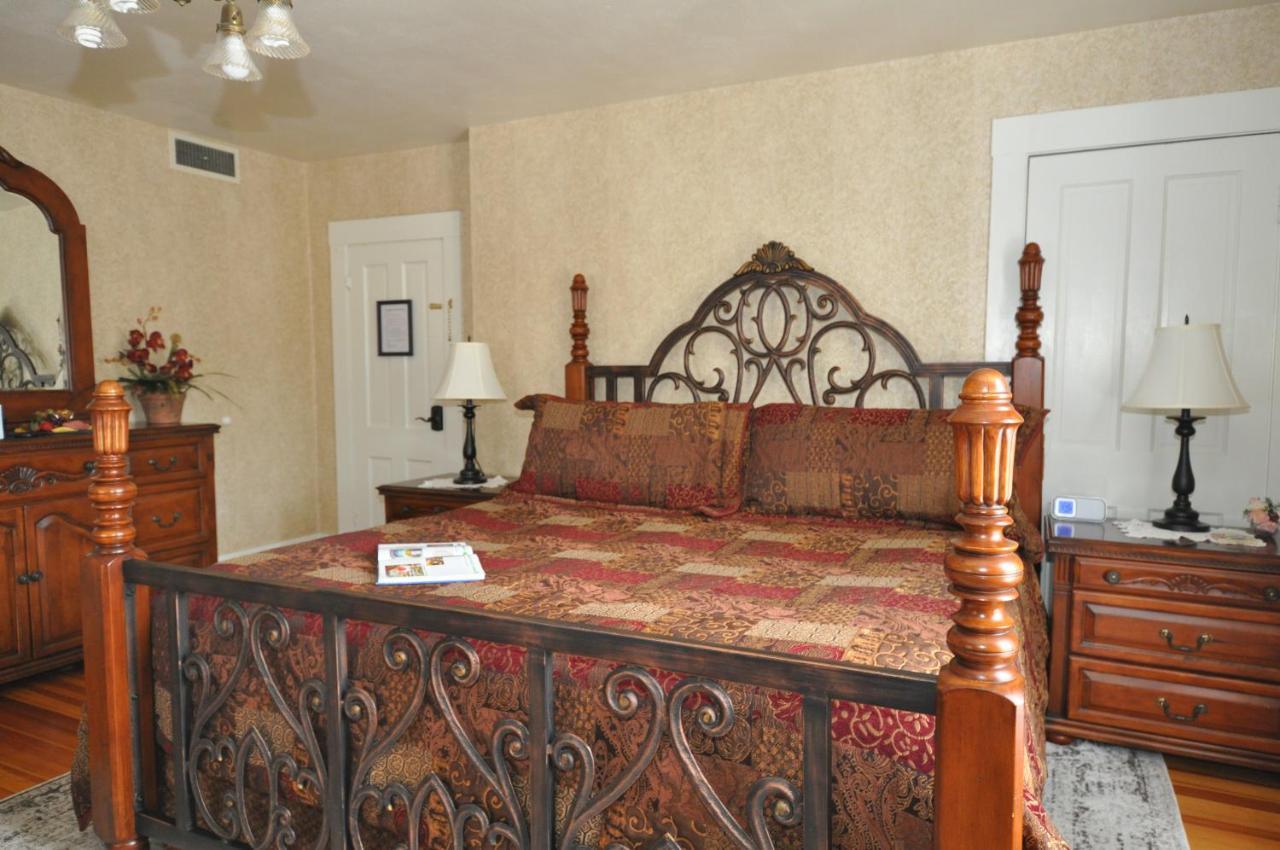 Avenue Hotel Bed And Breakfast Маниту Спрингс Екстериор снимка